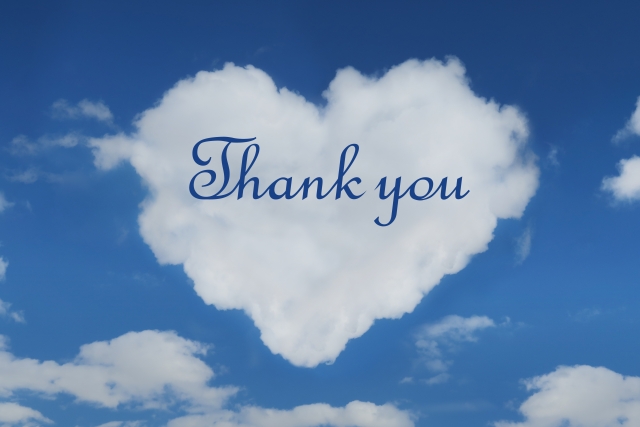 ハート型の雲と「Thank you」の文字