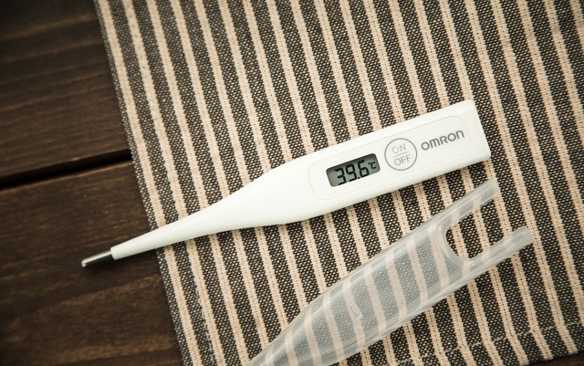 高熱を表示する体温計