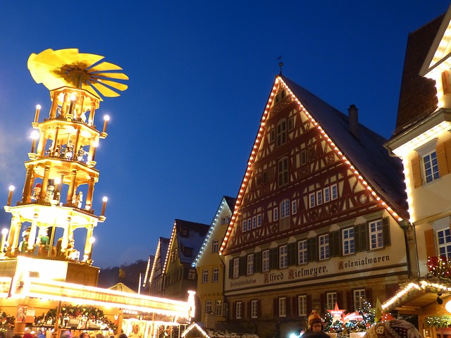 外国のクリスマスマーケットとクリスマスタワー