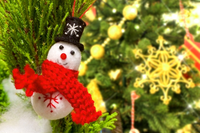 クリスマスツリーと雪だるまの飾り