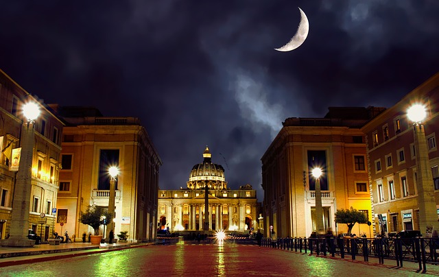 イタリアのローマの夜景